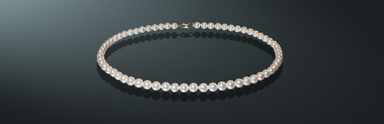 Ожерелье из белого морского жемчуга Aкойя, с замком из золота 585˚. мб700-40з