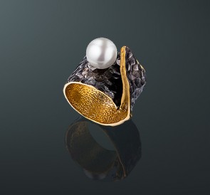 Кольцо с жемчугом к-001чзб: белый пресноводный жемчуг, серебро 925°