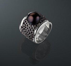Кольцо с жемчугом к-007чсч: чёрный пресноводный жемчуг, серебро 925°